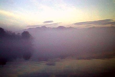 2001.05.08.Mist-01.jpg (13292 �o�C�g)