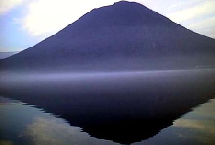 2001.05.08.Mt.Nantai-02.jpg (10406 �o�C�g)