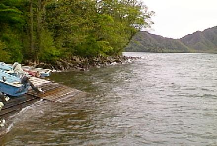 99.05.25.中禅寺湖-05.jpg (30377 バイト)