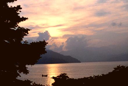 99.9.10.Sunset-02.jpg (16170 バイト)