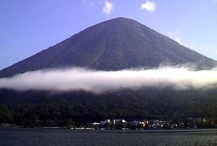 00.07.21.Mt.Nantai-01.jpg (15579 oCg)