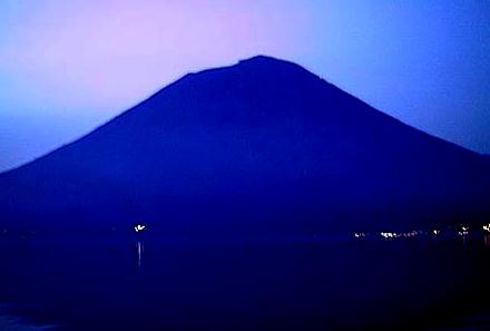 2000.05.26-Mt.Nantai-02.jpg (7188 oCg)