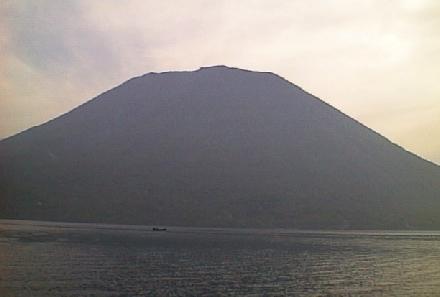 99.06.15.Mt.Nantai-01.jpg (10361 oCg)