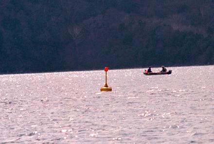 No,2 buoy-02.jpg (20131 バイト)