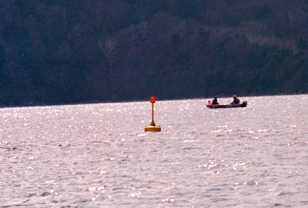 No,2 buoy-02.jpg (20131 �o�C�g)